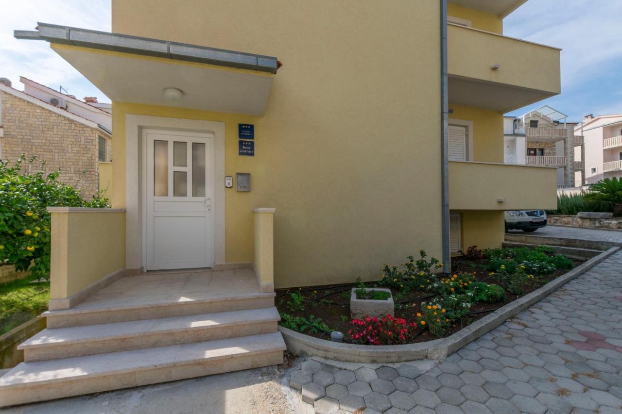 Duće Apartment Dora מראה חיצוני תמונה