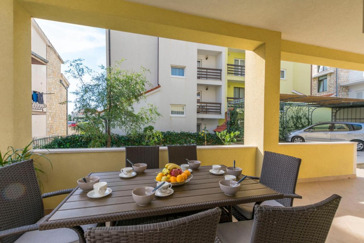 Duće Apartment Dora מראה חיצוני תמונה